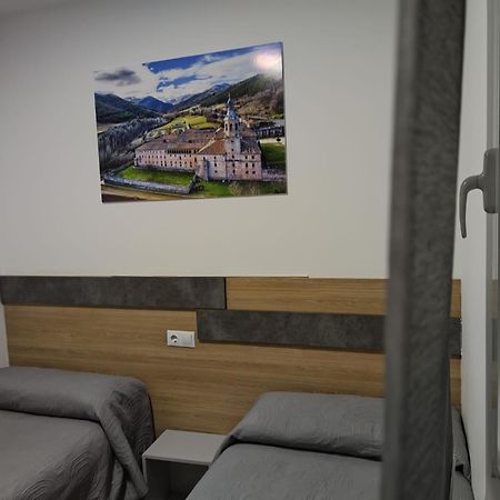 Hostal Rioja Condestable Λογκρόνο Εξωτερικό φωτογραφία