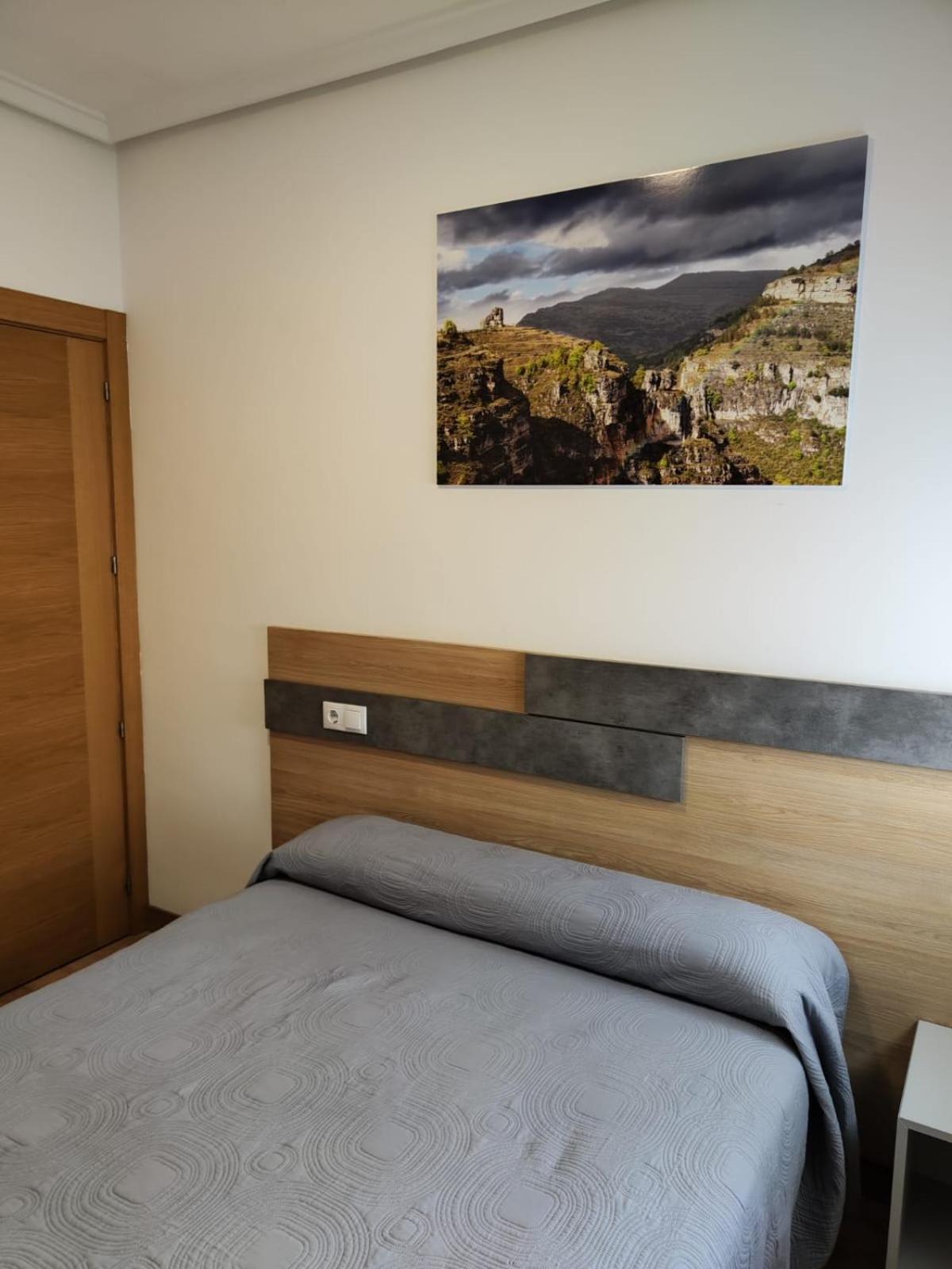 Hostal Rioja Condestable Λογκρόνο Εξωτερικό φωτογραφία