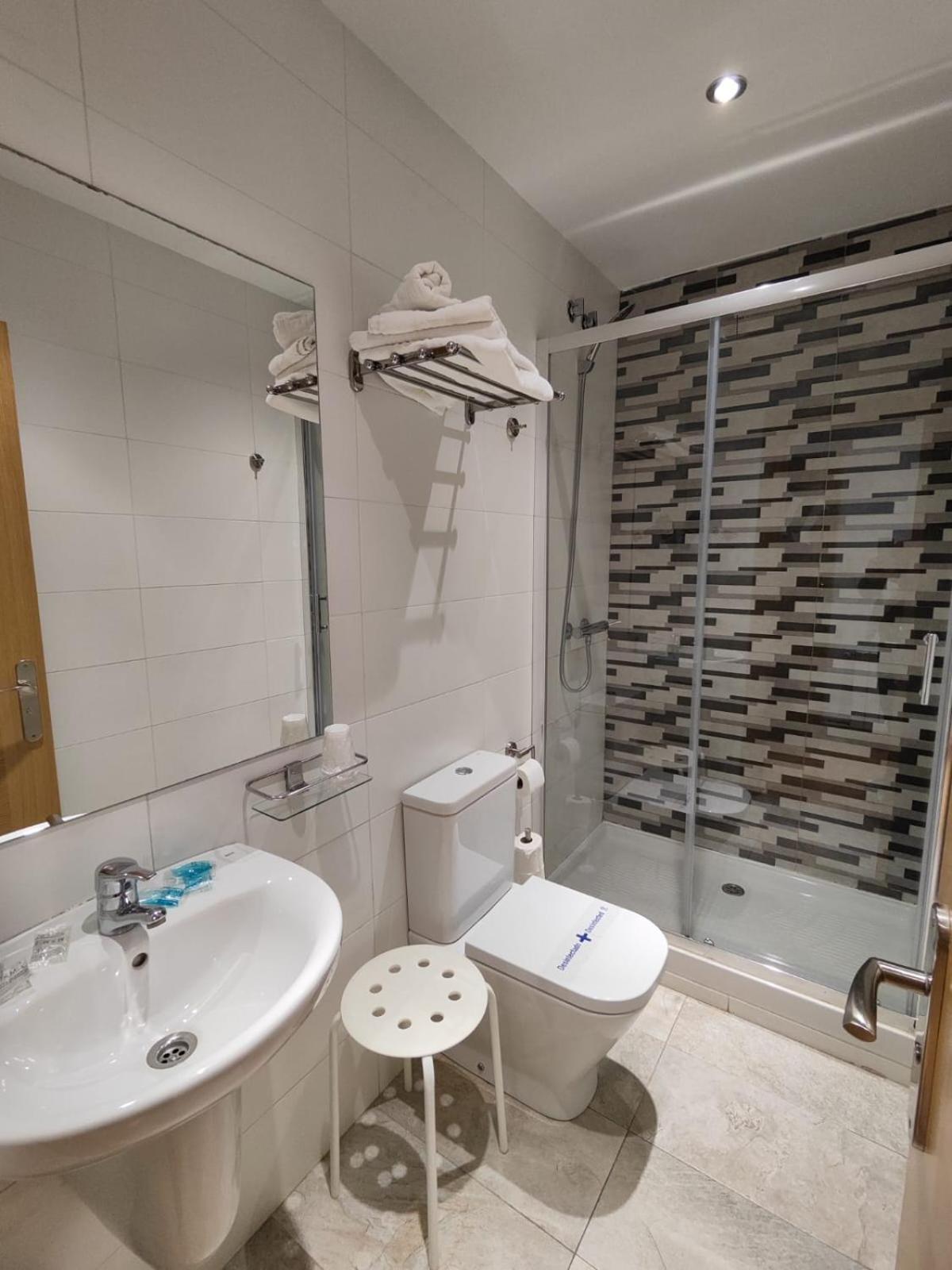 Hostal Rioja Condestable Λογκρόνο Εξωτερικό φωτογραφία